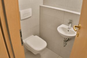 Gäste WC - AI Staging