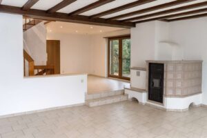 Wohnzimmer mit Kachelofen