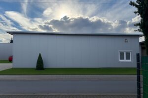 Ansicht Straßenseite - AI Staging